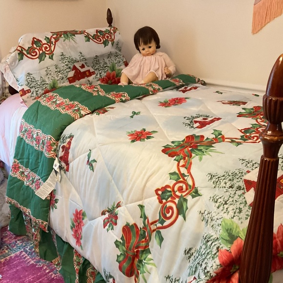 Christmas Poinsettia Twin Size Comforter Sets  NEW IN ORIGINAL PKG. - Picture 1 of 6